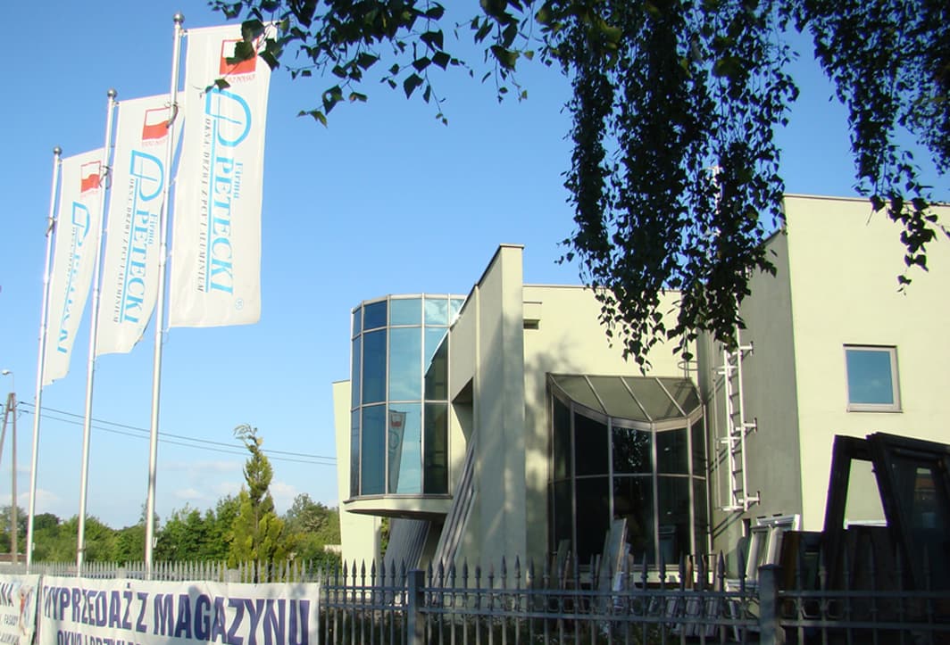 Salon firmowy PETECKI w Pabianicach